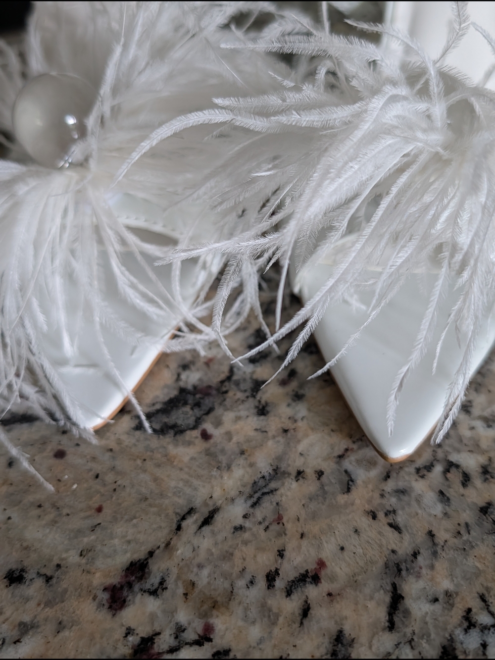 Lulu's White Feather Accent Block Heel Sandals Sz 6 - Picture 8 of 13